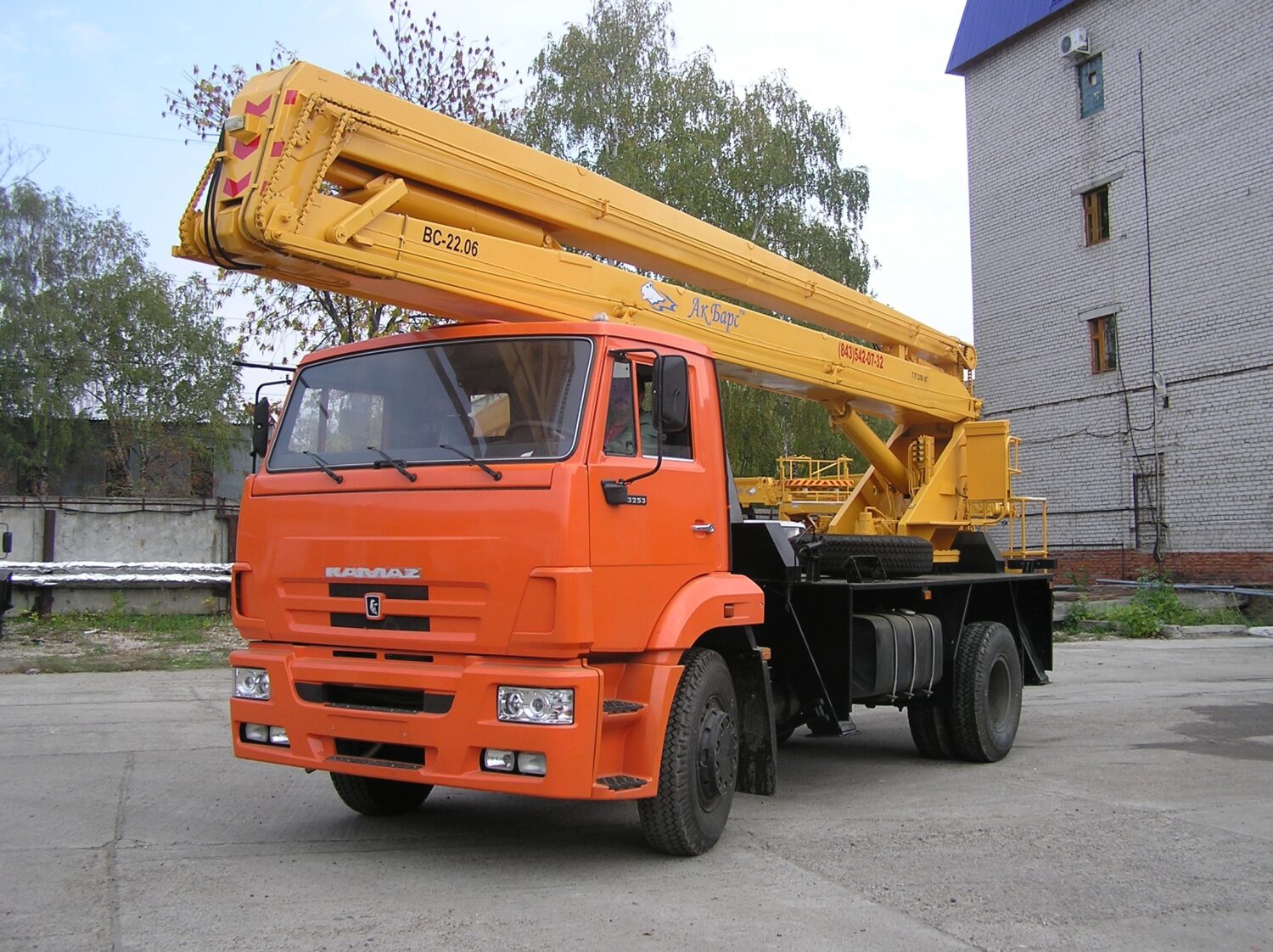 Автовышка коленчатая 32 м в аренду